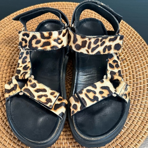 All black brand, jungle low form Leopard Print cow fur Sandals with Black Soles - Picture 2 of 9